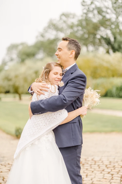bonheur événement robe sourire gris